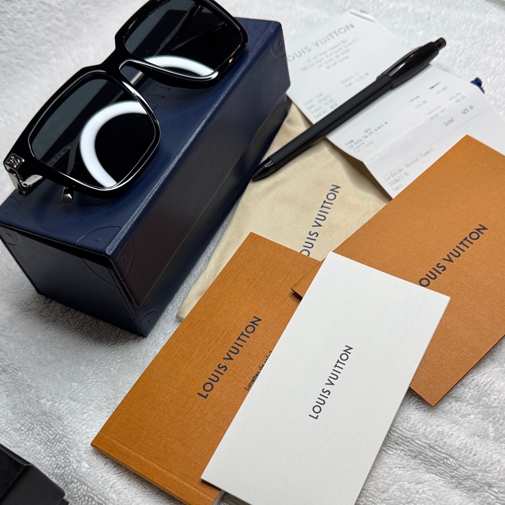 Louis Vuitton Rise Square Sunglasses Black - Picture 13 of 14